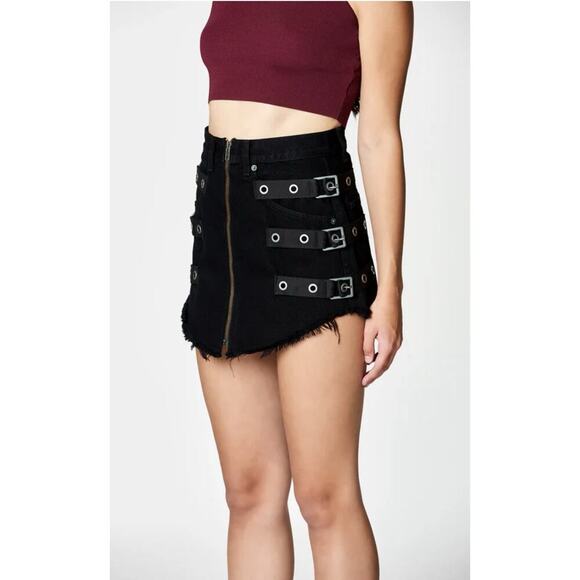 Carmar Beatrice side buckle bondage zip front mall goth skirt size 26 - Picture 2 of 9